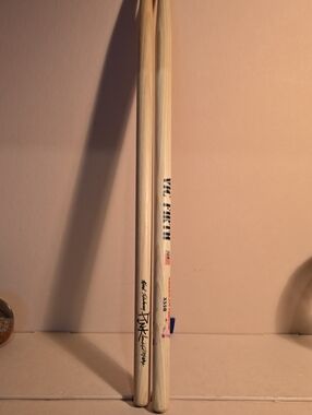 VIC FIRTH Wood Drumsticks in Natural Wood